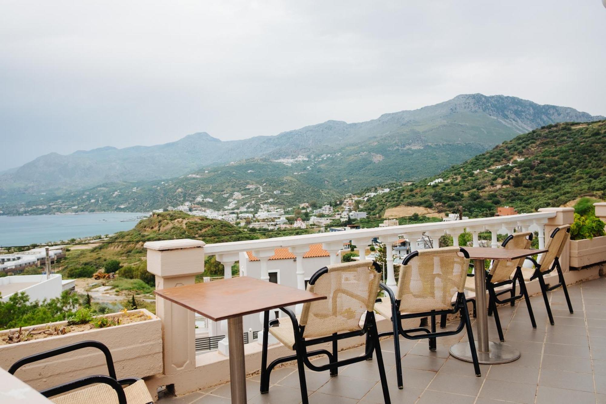 Finikas Apartments Плакиас Екстериор снимка