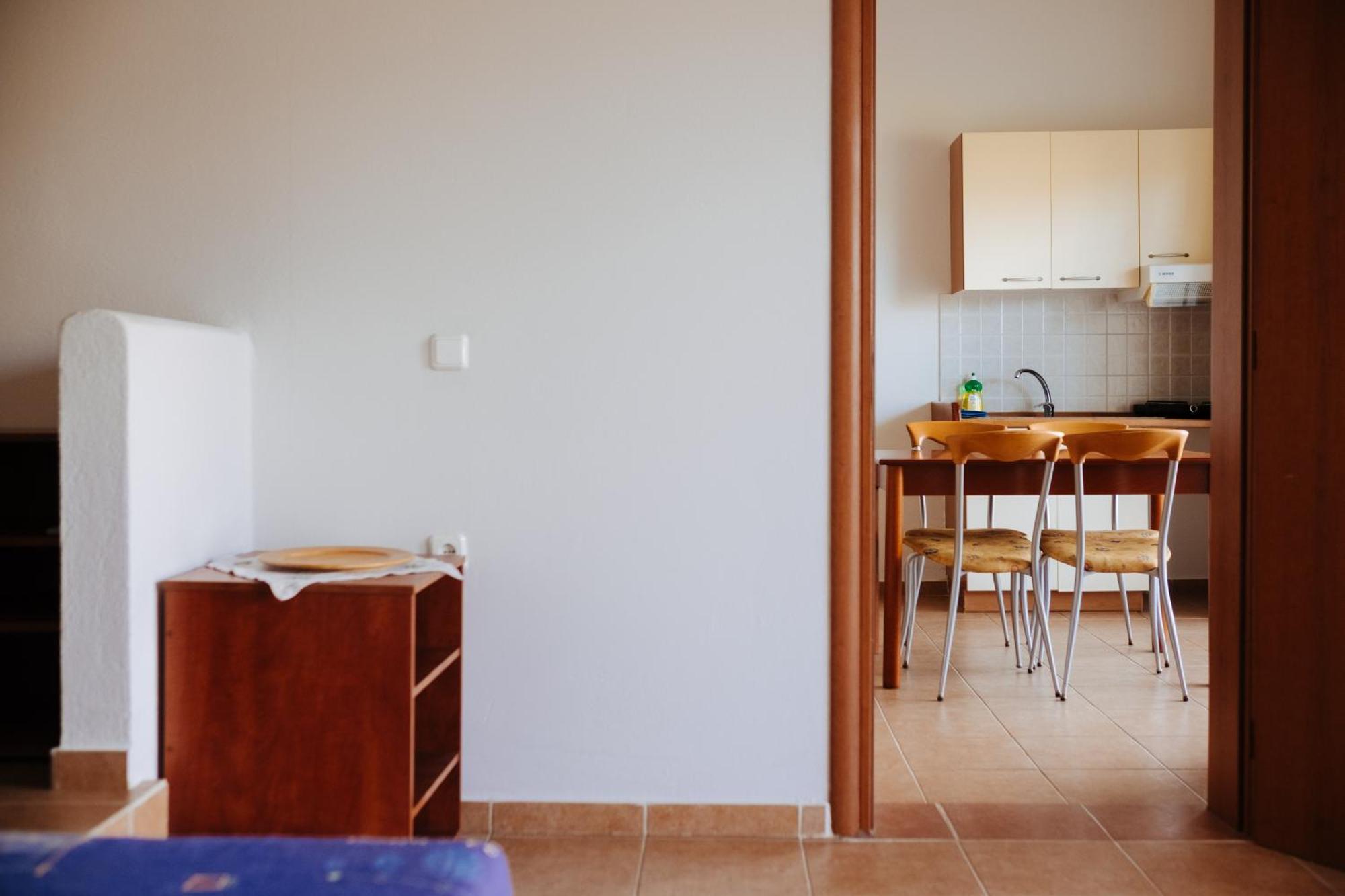 Finikas Apartments Плакиас Екстериор снимка