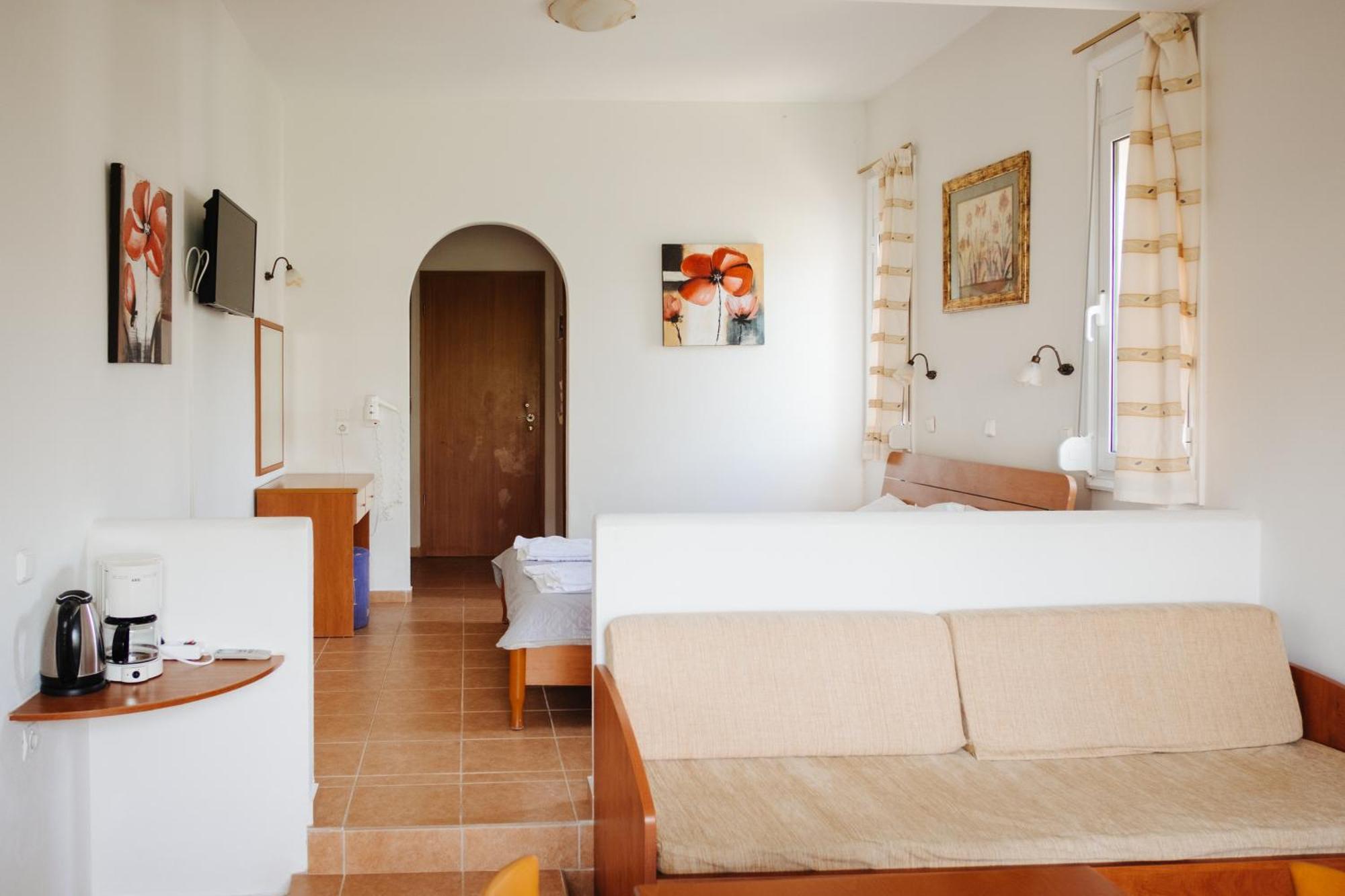 Finikas Apartments Плакиас Екстериор снимка