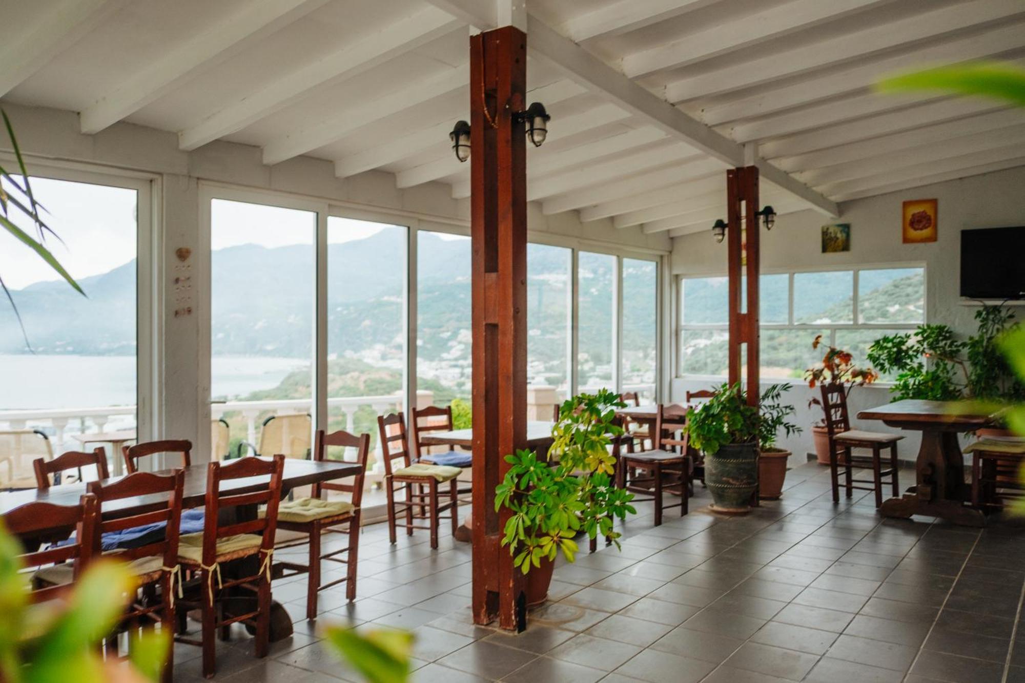 Finikas Apartments Плакиас Екстериор снимка