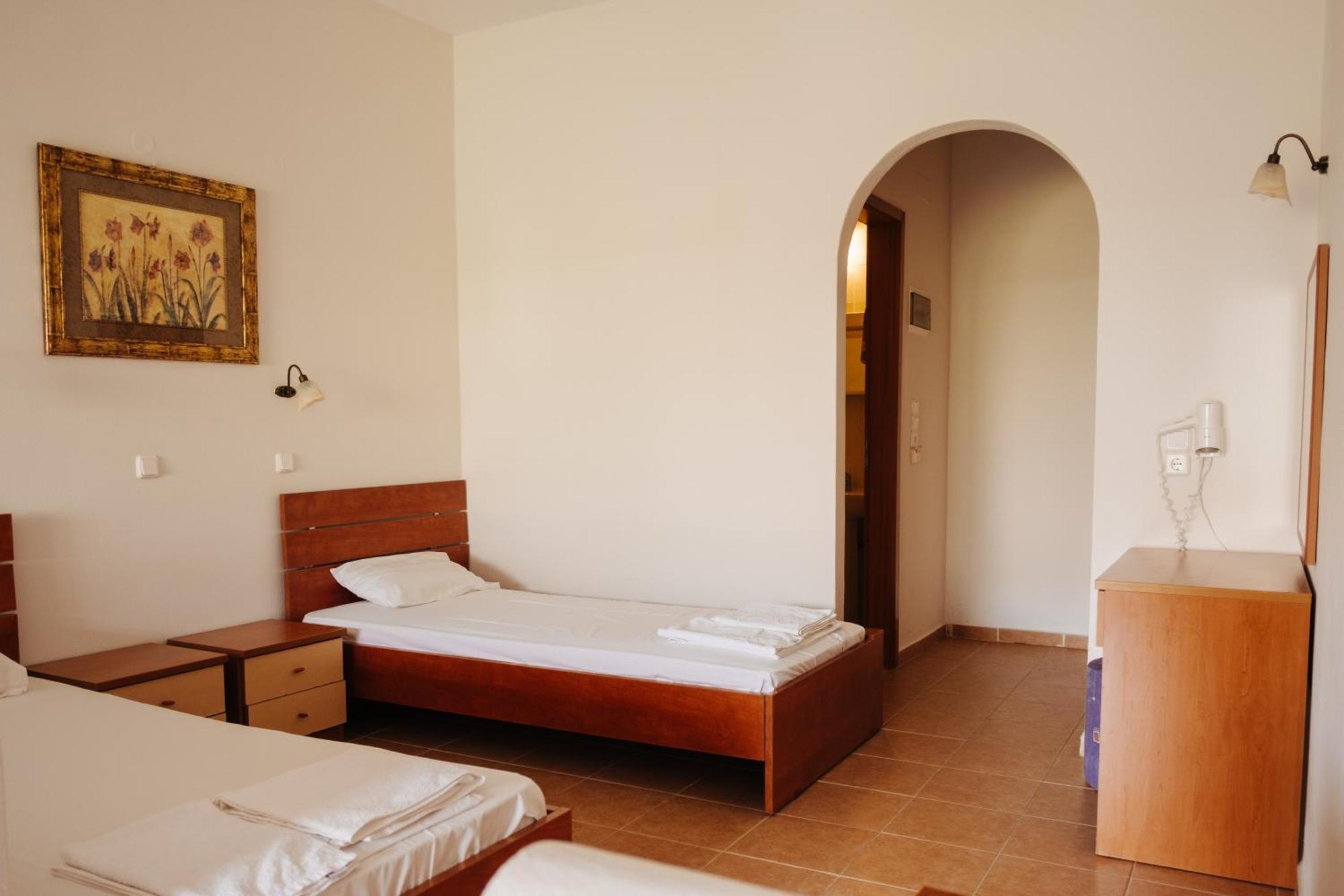 Finikas Apartments Плакиас Екстериор снимка