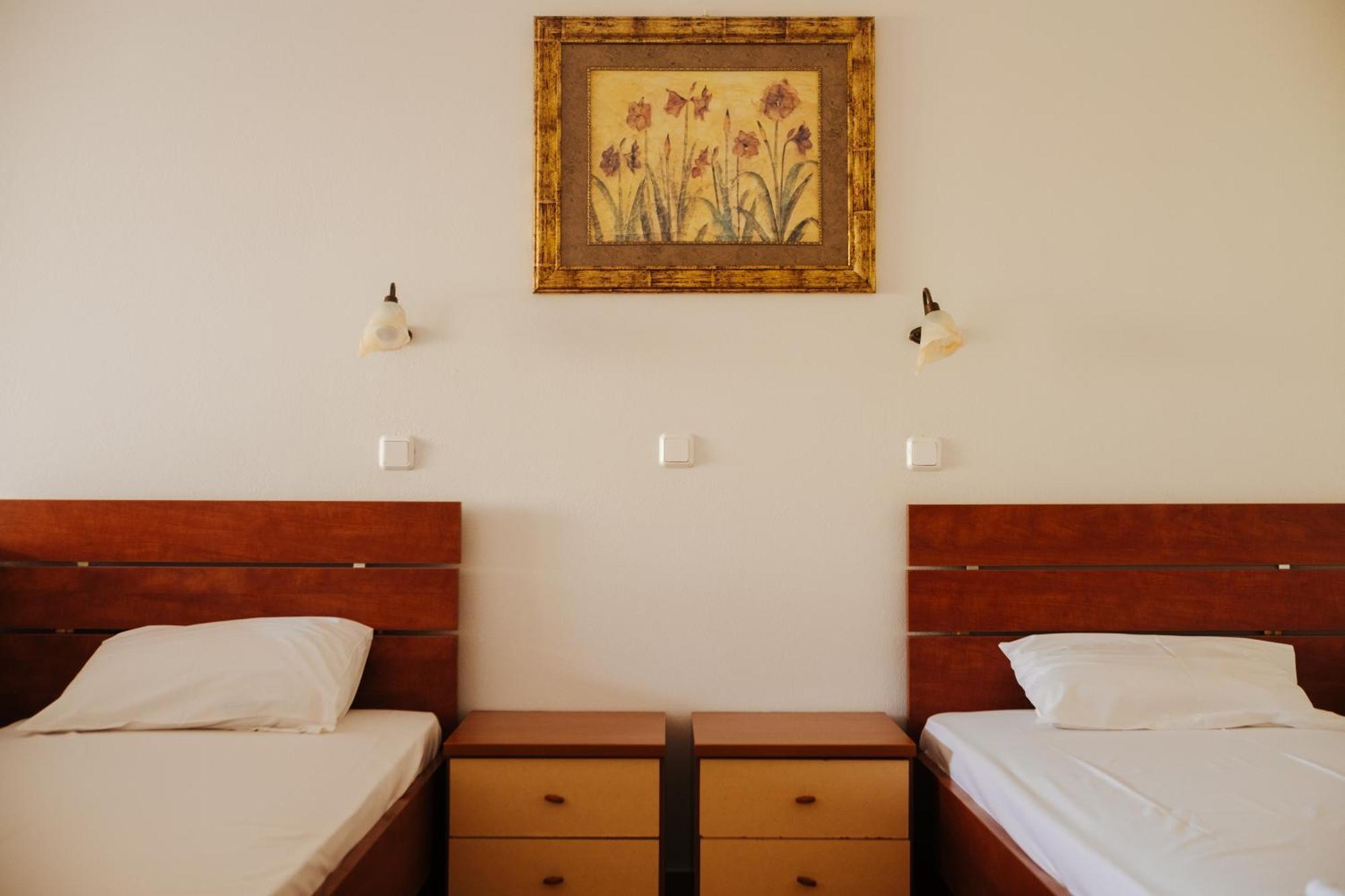 Finikas Apartments Плакиас Екстериор снимка