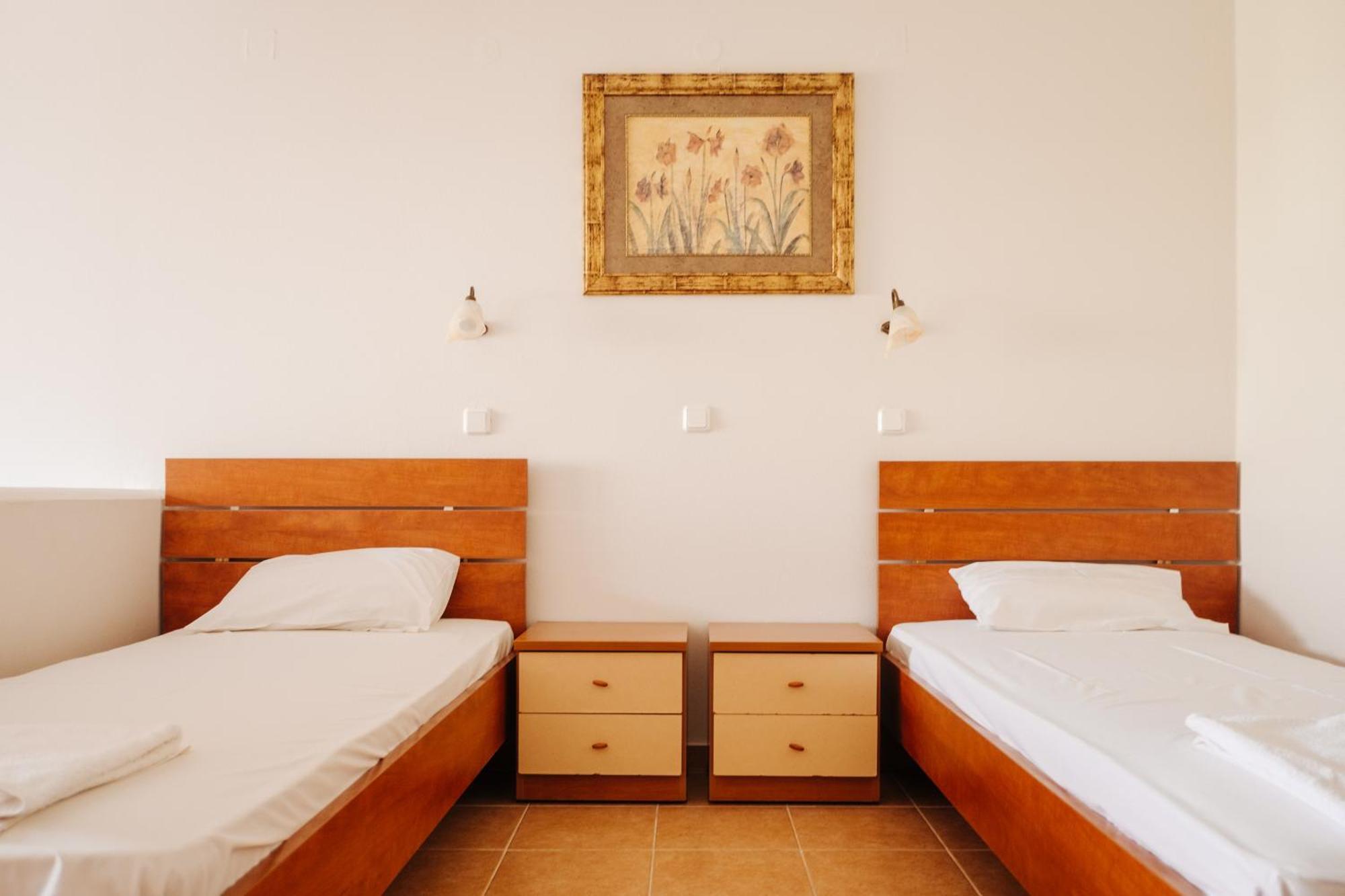 Finikas Apartments Плакиас Екстериор снимка