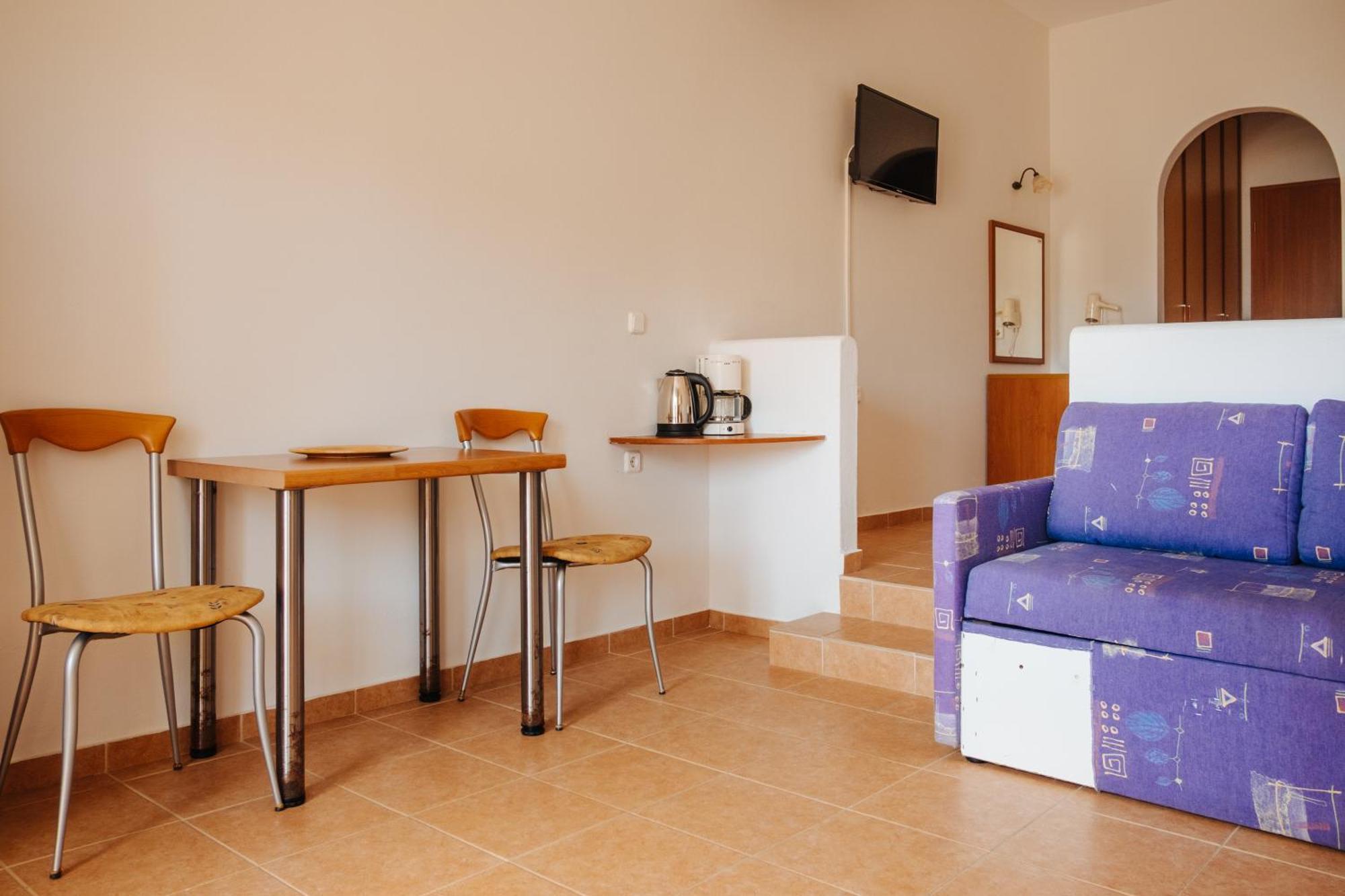 Finikas Apartments Плакиас Екстериор снимка
