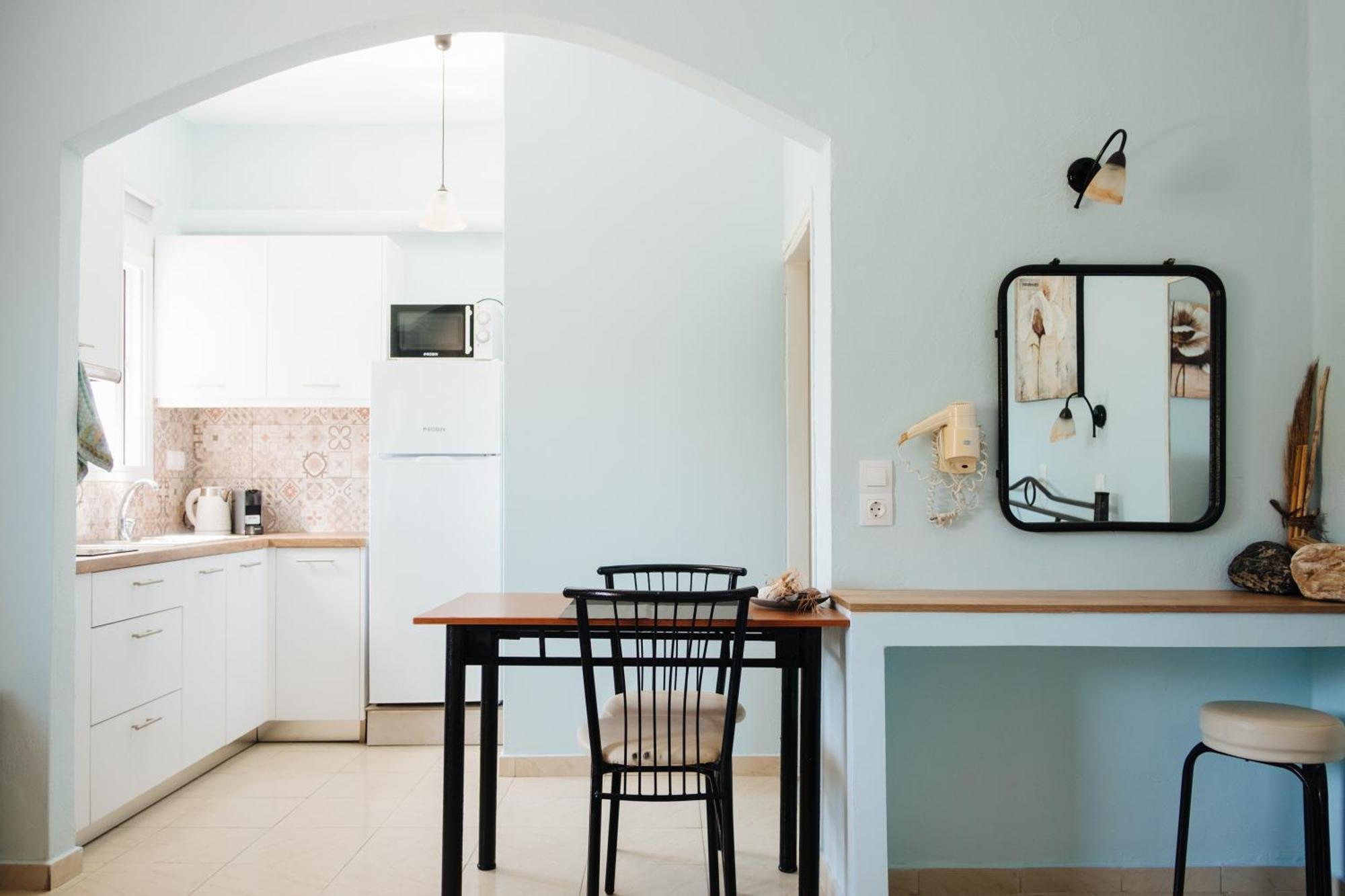 Finikas Apartments Плакиас Екстериор снимка